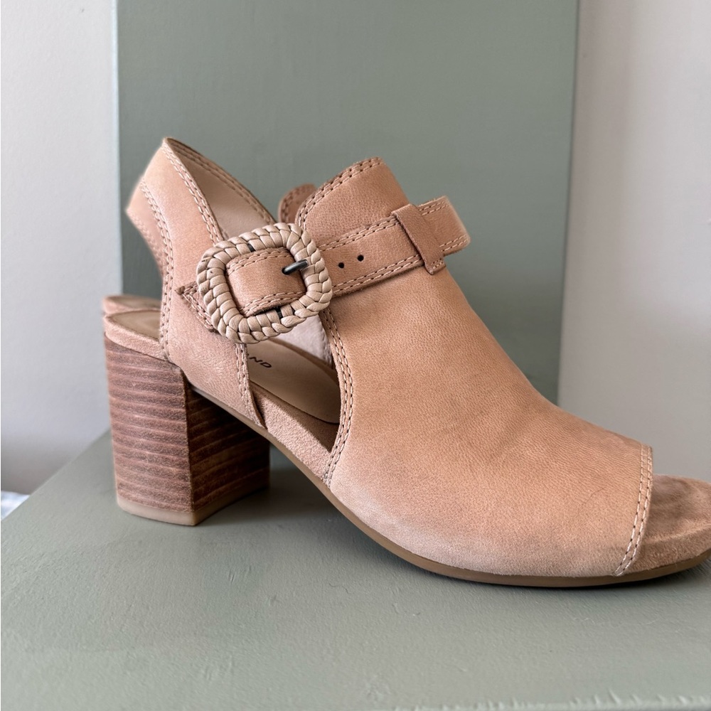 Lucky Brand- Tan Women's Sandal with Braided Buckle